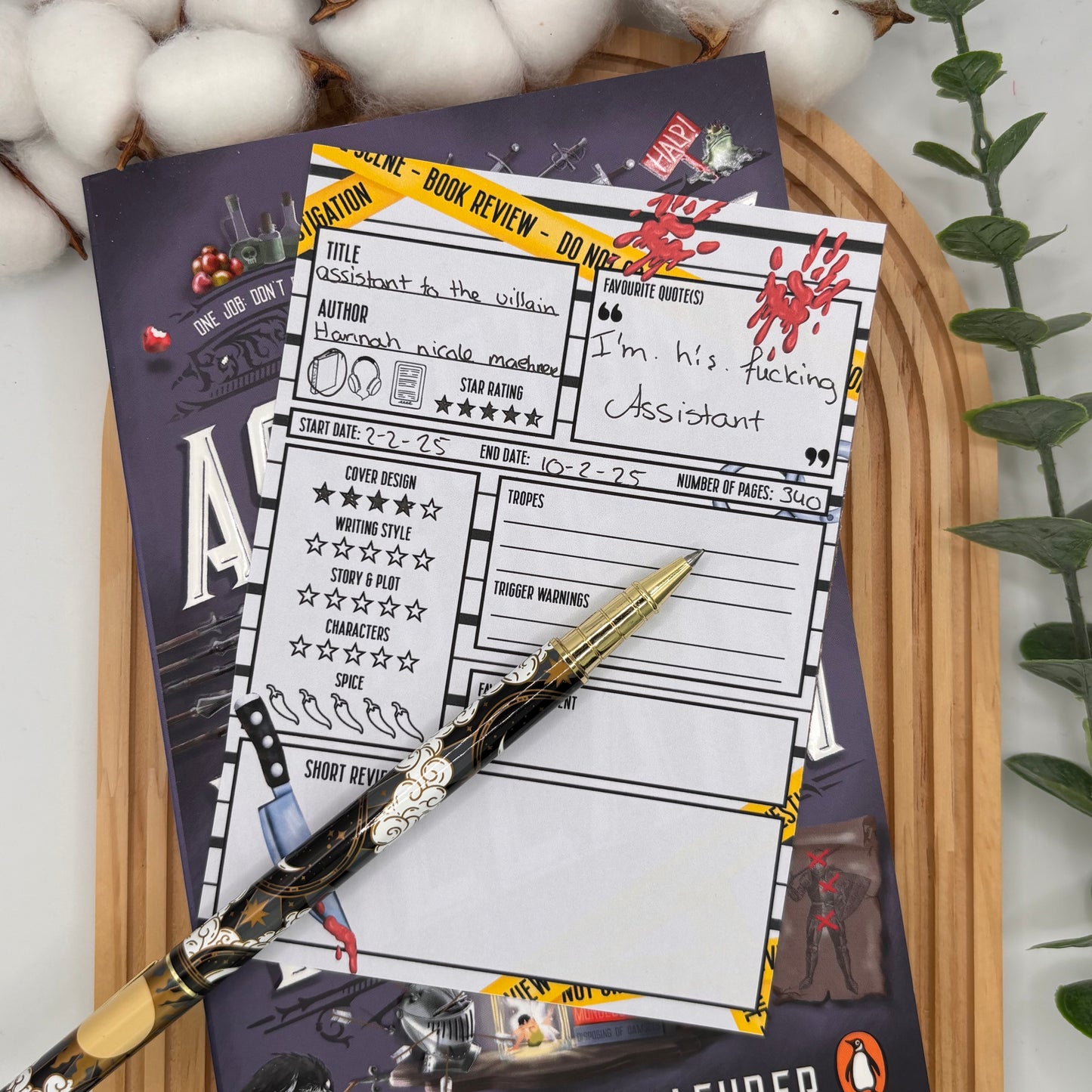 Handgemaakt book review notepad the perfect crime thriller in gebruik, 50 pagina's A6, Hip Kaartje