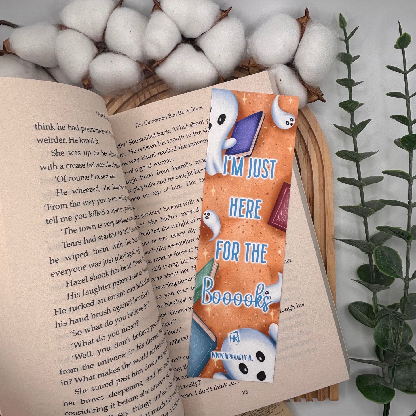 Spooky boekenlegger met quote I’m Just Here for the Booooks – achterkant
