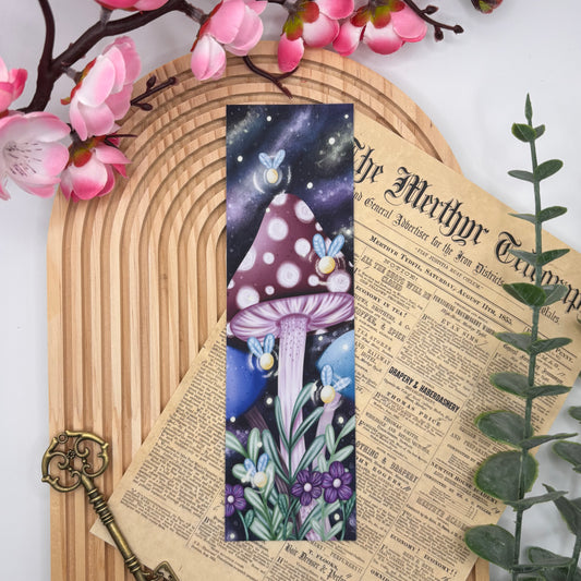 Boekenlegger – Enchanted Mushrooms | Fantasy Nachtlandschap met Paddenstoelen
