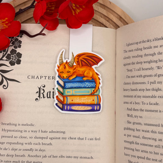 Magnetische Boekenlegger – Snoozing Dragon | Slapend Draakje op Boeken