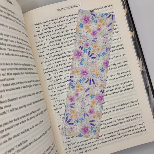 Boekenlegger – Soft Blossoms | Pastel Bloemen op Beige Achtergrond