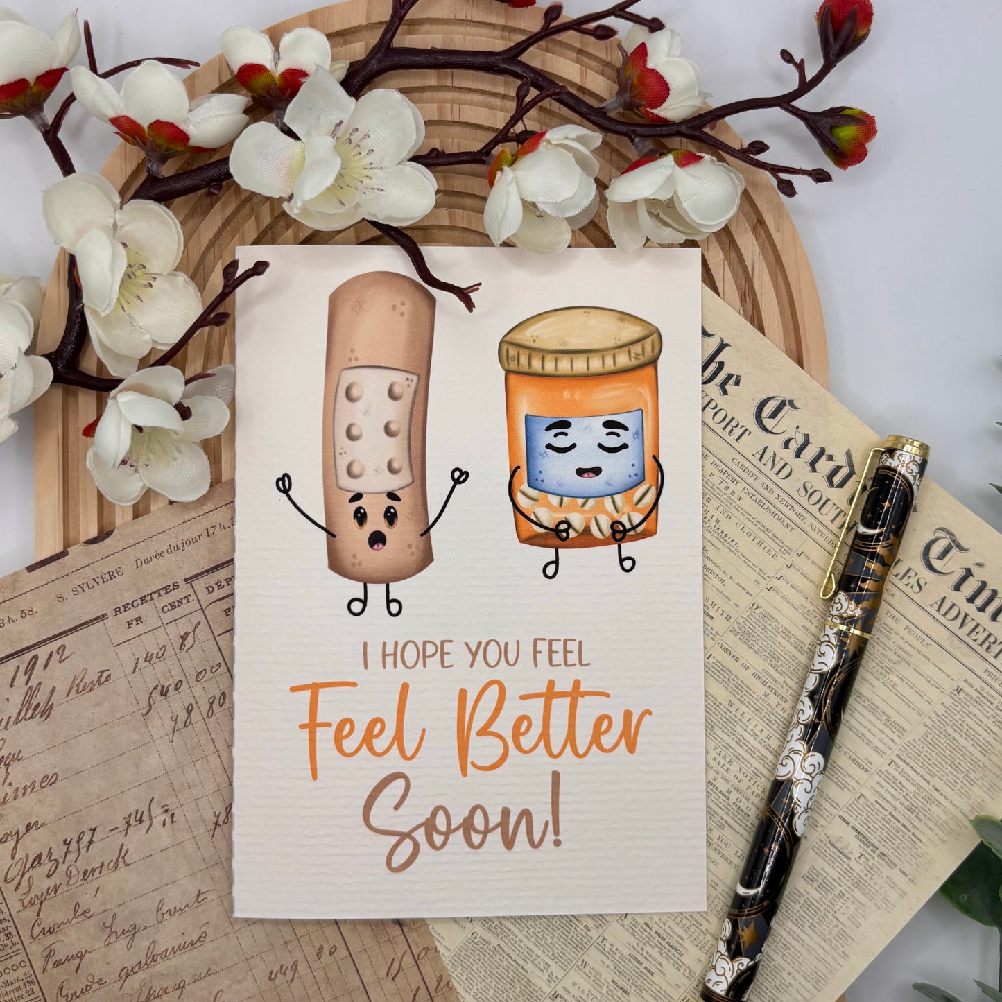 Wenskaart – I Hope You Feel Better Soon | Kawaii Pilletjes & Pleister