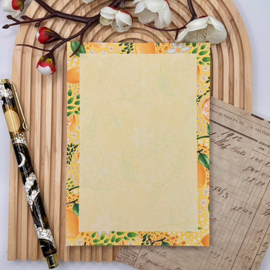 Geel notitieblok met citroen- en bloemenrand – Lemon Bloom design.
